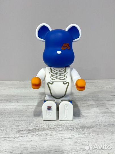 Мишка bearbrick найк