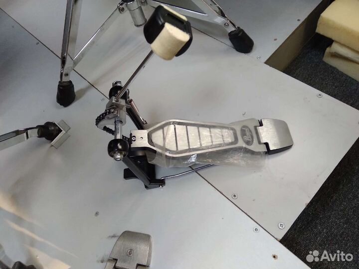 Педаль для бас барабана