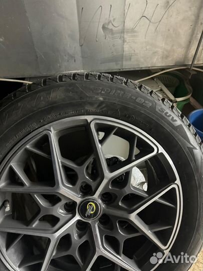 Bridgestone Blizzak Spike-02 SUV 235/55 R18