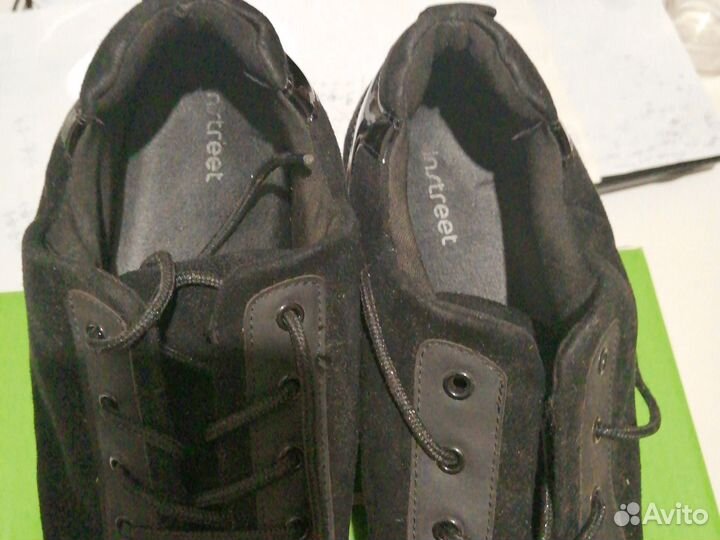 Кроссовки женские 38 размер