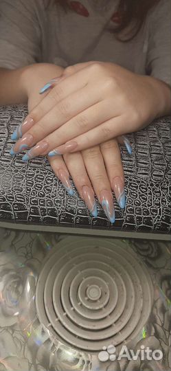 Маникюр и педикюр