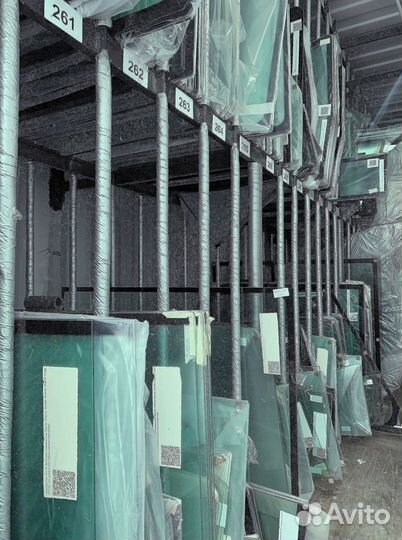 Стекло нижнее Экскаватор-погрузчик Terex 820