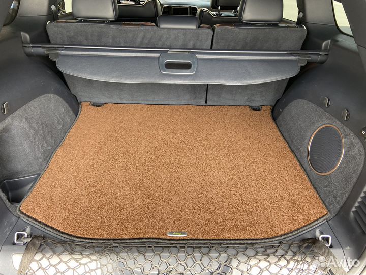 Ворсовый автомобильный коврик в багажник