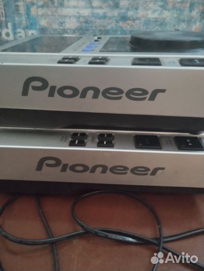 Профессиональный CD-проигрыватель Pioneer CDJ-100S