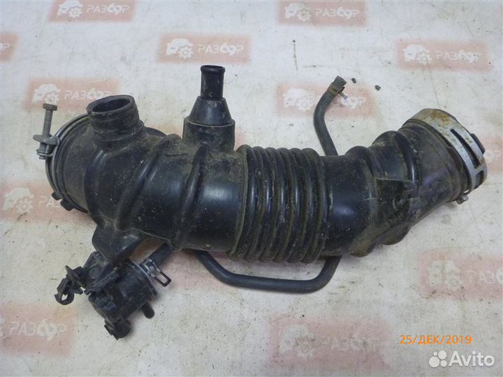 Патрубок воздушного фильтра Toyota Rav4 ACA30