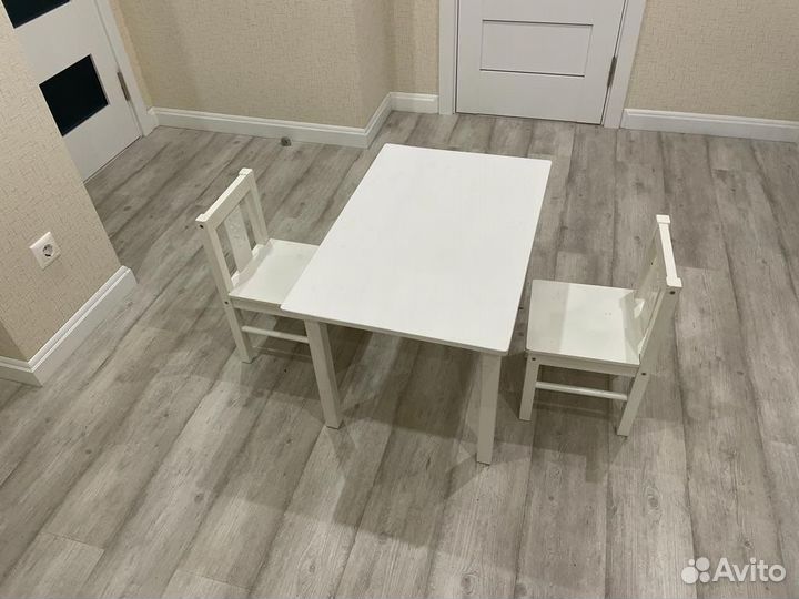 Детский стол и стул IKEA