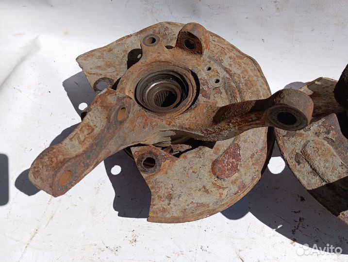 Кулак поворотный Mitsubishi Space Runner