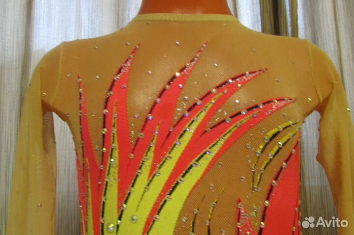 Продам купальник для художественной гимнастики