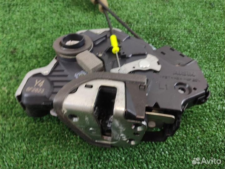 Замок двери передней левой Toyota Corolla E120 20