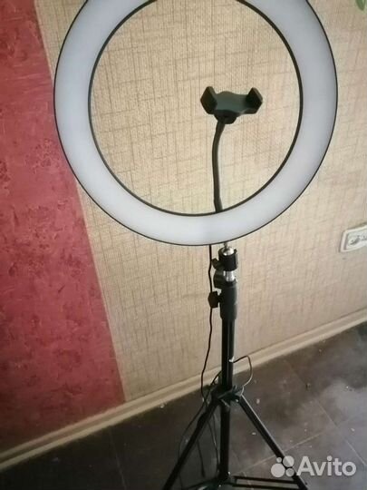 Штатив с лампой кольцевой