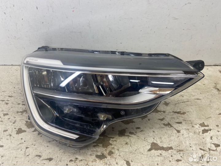 Фара правая Renault Arkana 2018