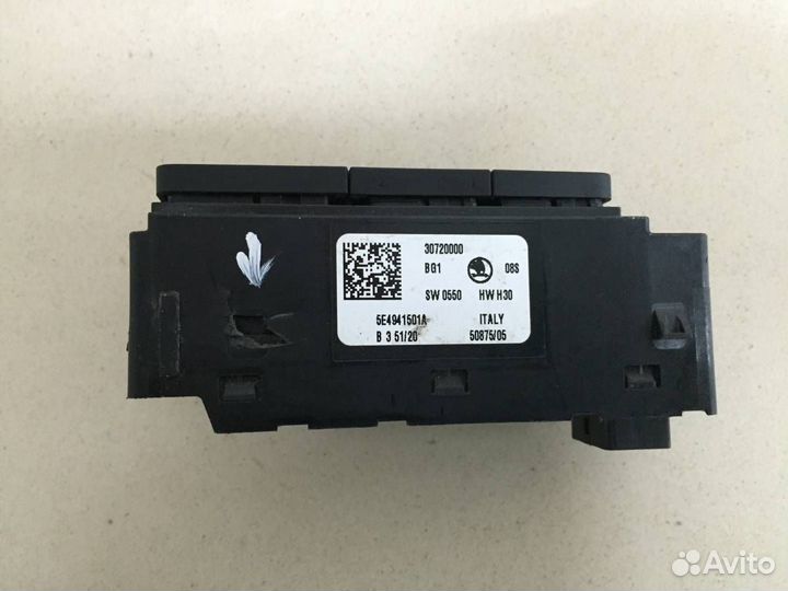 Блок кнопок Skoda Octavia A8 2019