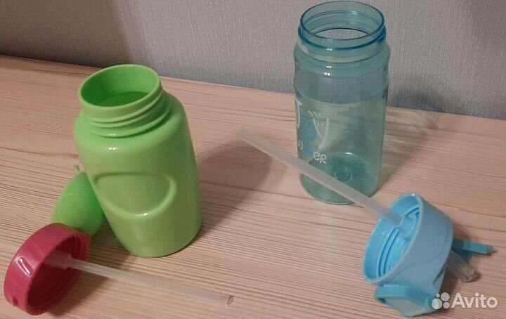 Бутылочки для воды пластиковые в отличном сост