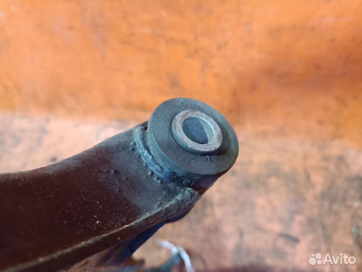 Рычаг передний правый Nissan Sunny FB15