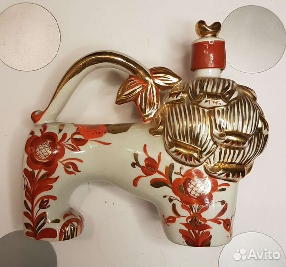 Штоф красный лев