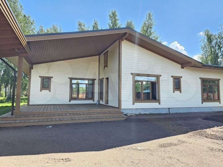 Коттедж 165 м² на участке 20 сот.