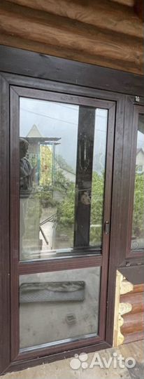Пластиковая балконная дверь б/у