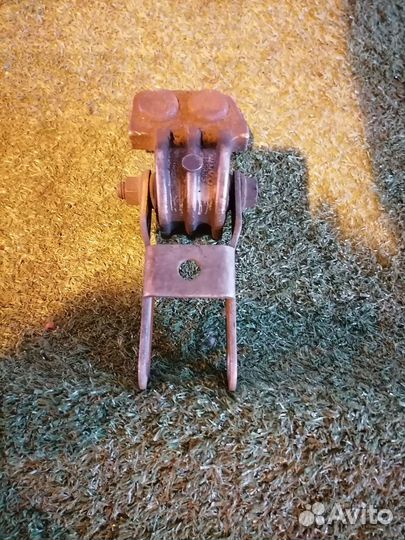 Опора кпп (подушка) 9445335 Volvo S60 V70 XC70 XC9