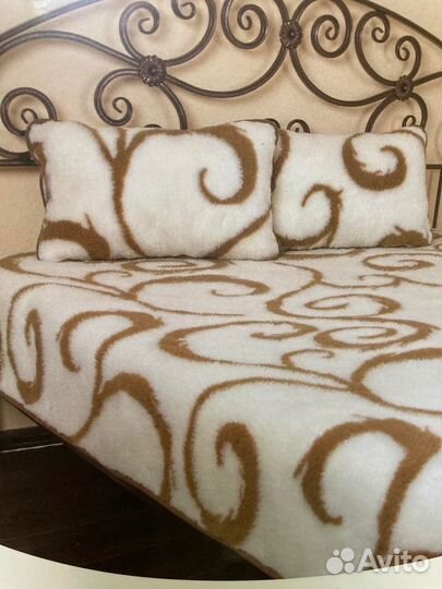 Покрывало с подушками Doromerino