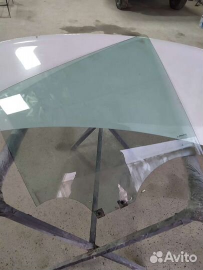 Стекло заднее правое renault logan2