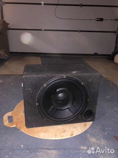 Сабвуфер jbl