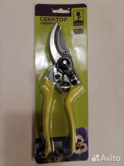 Секатор садовый новый