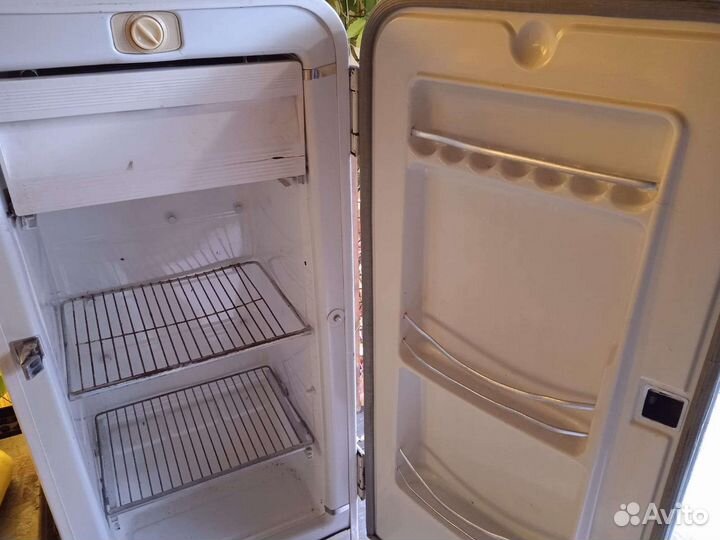 Холодильник юрюзань СССР