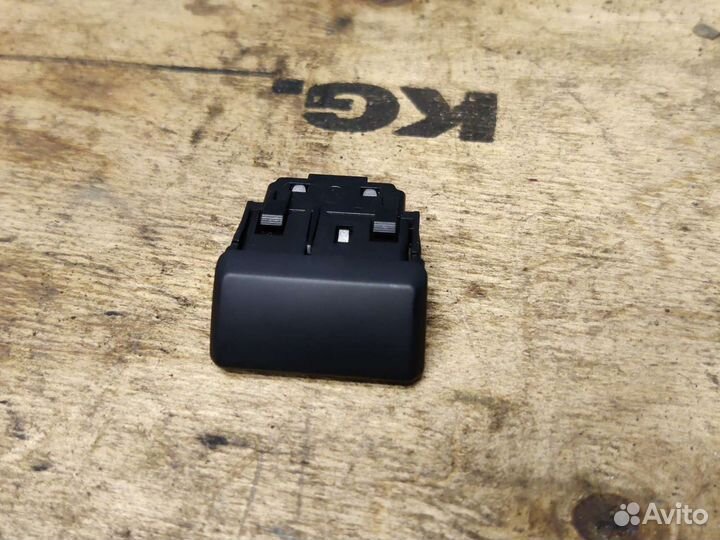 Кнопка открывания бардачка BMW X5 E70