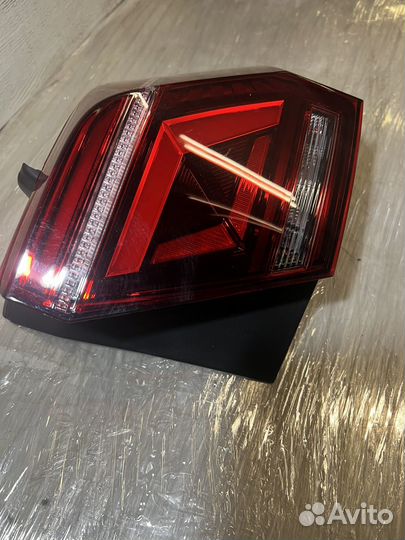 Фонарь задний правый IQ light Tiguan 2