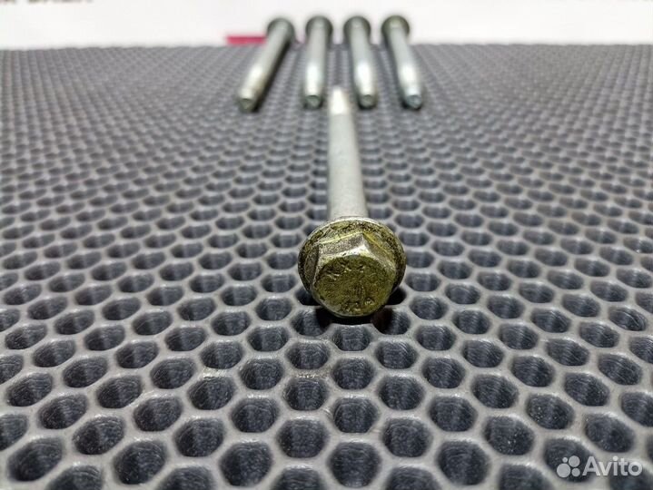 06032168420 Комплект болтов корпуса масляного филь