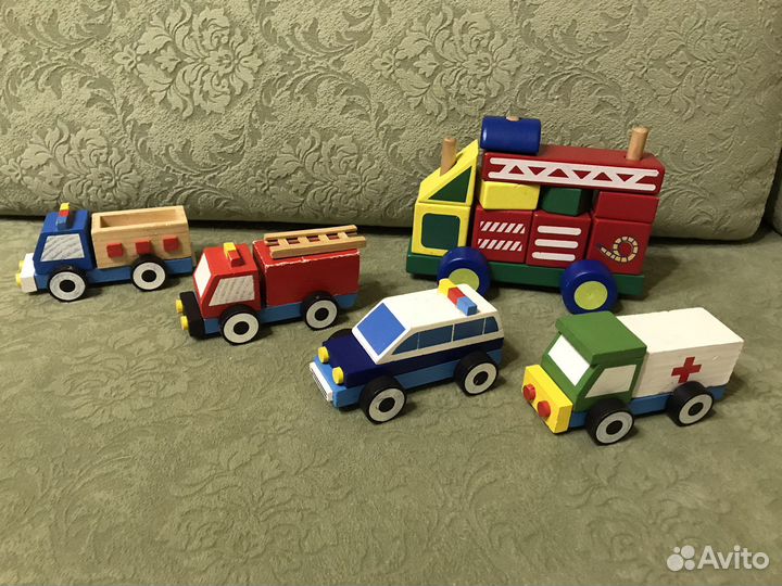 Машинки деревянные прамидки 5 шт