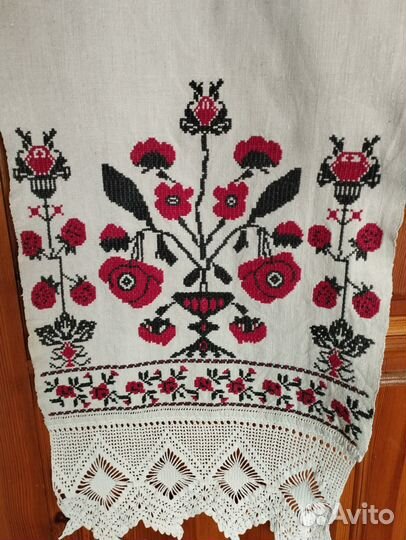 Вышитый самотканный рушник