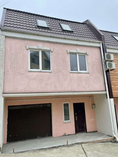 Дом 232,4 м² на участке 1 сот.