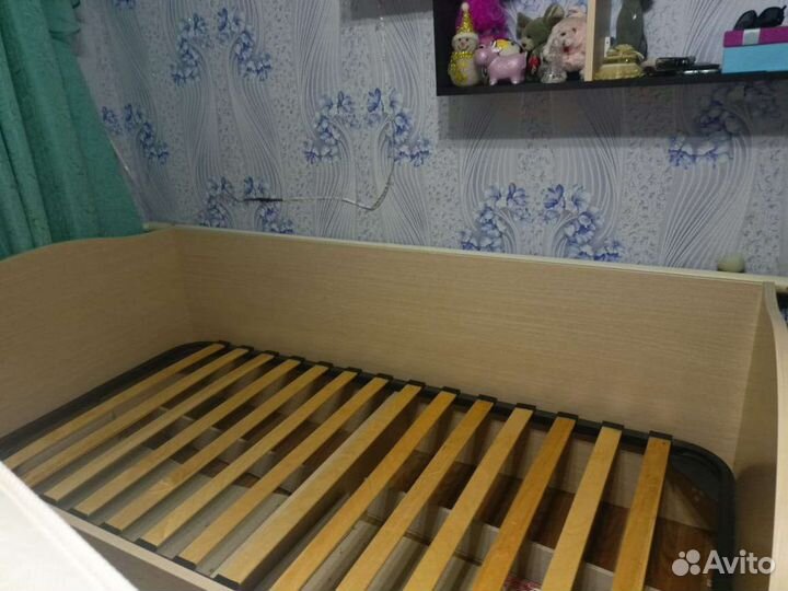 Кровать с матрасом бу