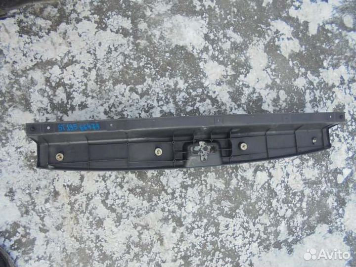 Накладка замка багажника Toyota Caldina ST195