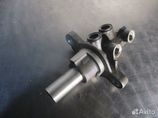 Цилиндр тормозной главный Renault Fluence L30R K4M