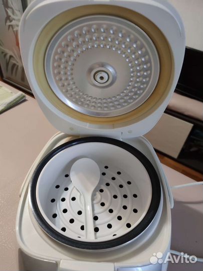 Мультиварка kambrook AMC 404