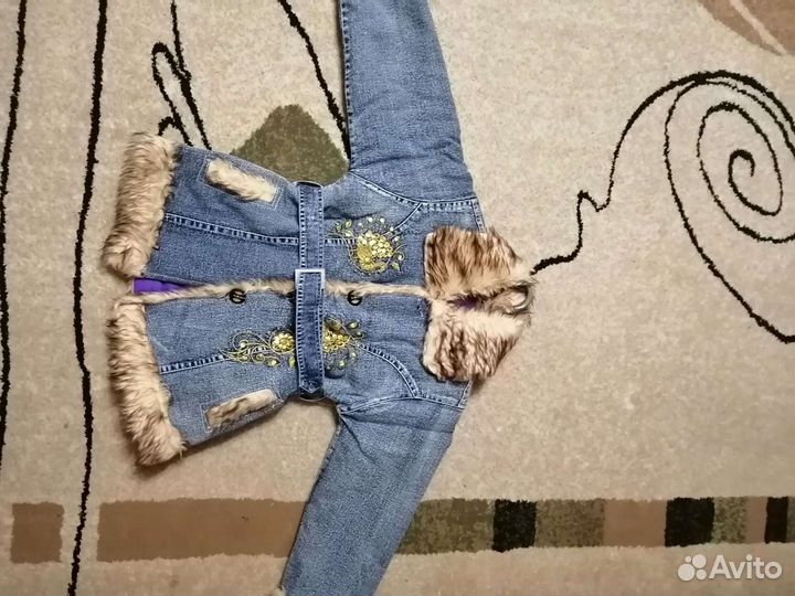 Продам пальтишко для девочки