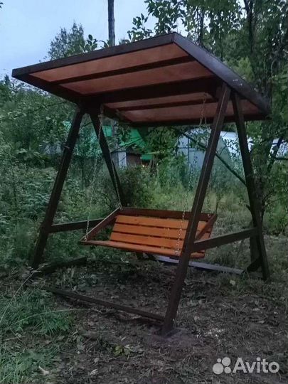Садовые качели из дерева