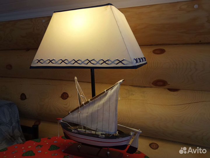 Лампа настольная в морском стиле