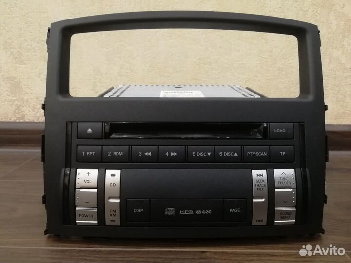 Штатная магнитола Mitsubishi Pajero 4