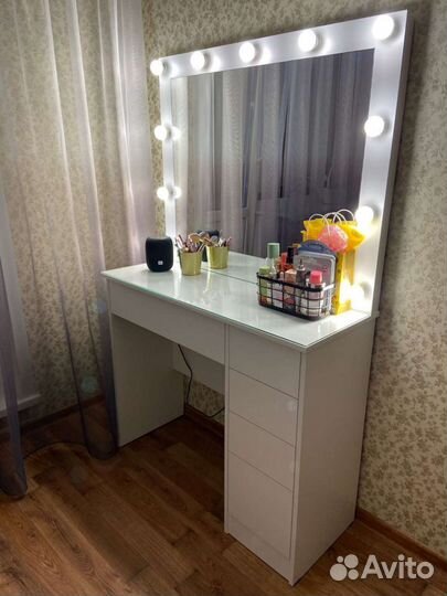 Гримёрный стол