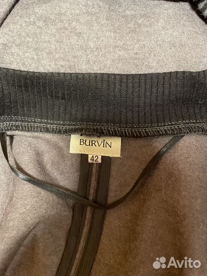 Костюм женский