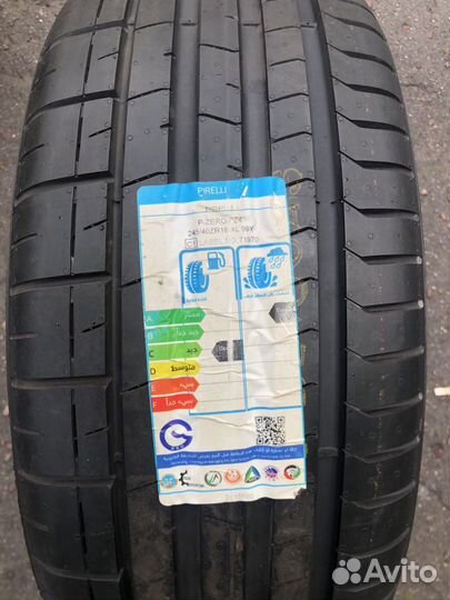 Pirelli P Zero PZ4 245/40 R19 98Y