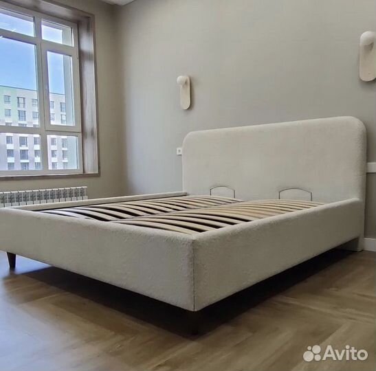 Кровать
