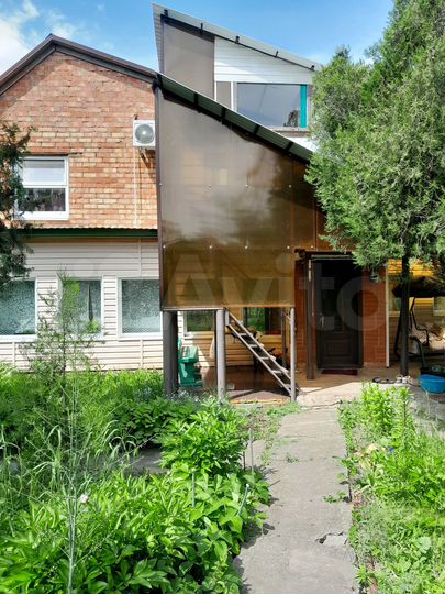 Дом 195 м² на участке 27 сот.