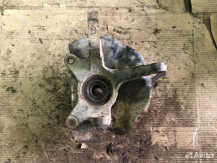 Hyundai accent кулак поворотный