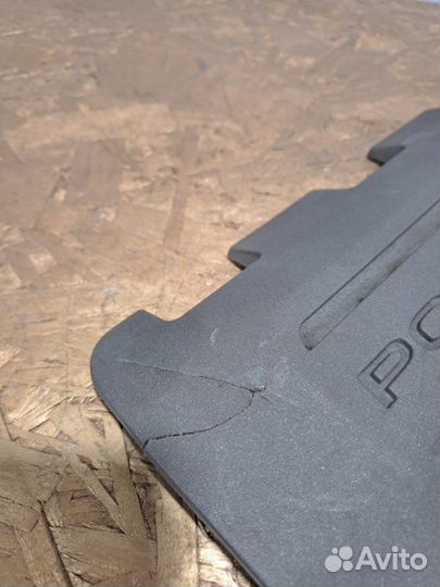 Декоративная крышка двигателя правая Ford Mustang