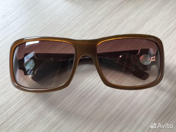 Солнцезащитные очки женские брендовые