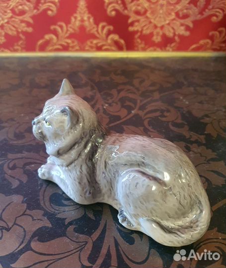 Статуэтка фарфоровая котёнок кошка